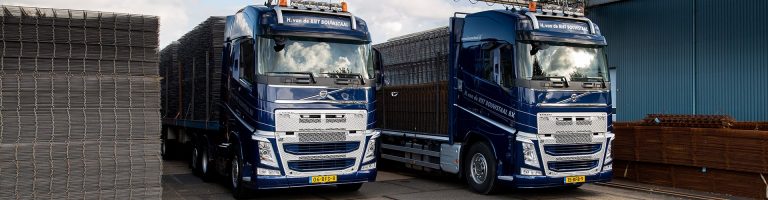 Betonmat schutting | H. van de Riet Bouwstaal B.V. | sterk in bouwstaal H. van de Riet Bouwstaal B.V. | vrachtwagens